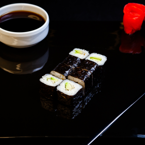 Маки с авокадо