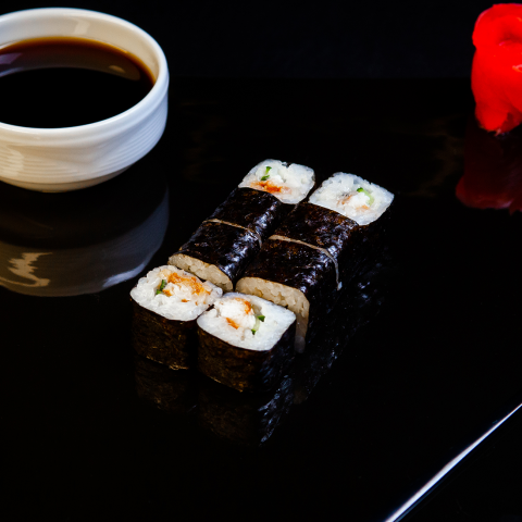 Маки с угрём