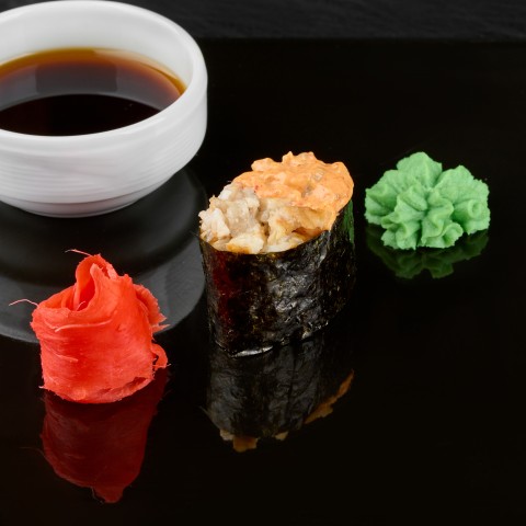 Гункан с угрём