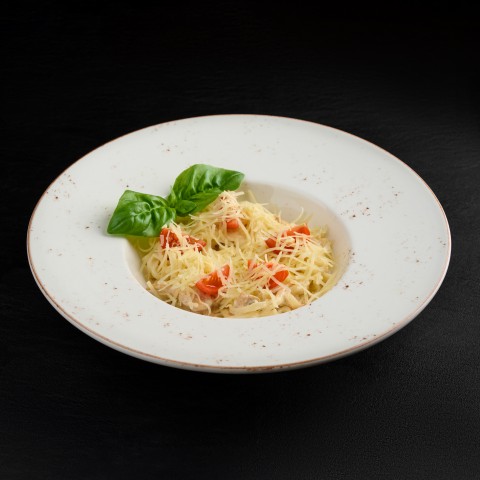 Паста с курицей с сливочном соусе